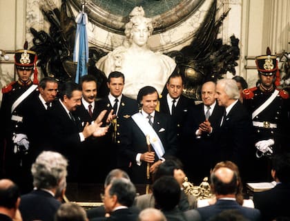 Llega Carlos Menem al poder