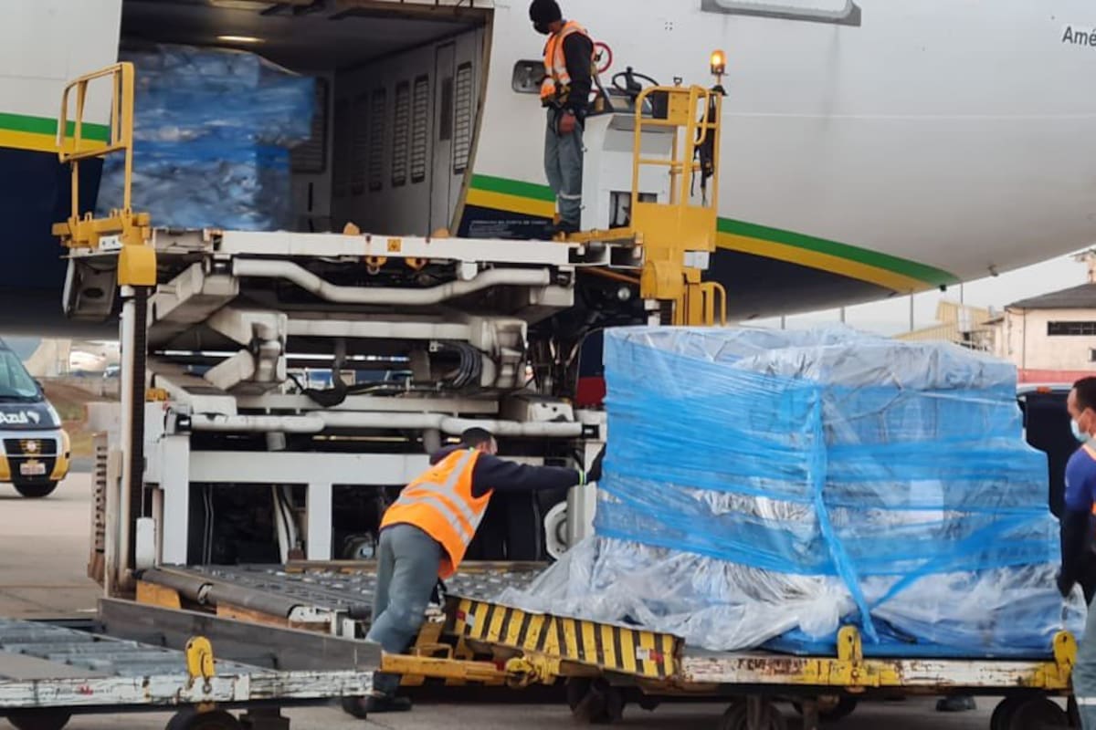 Llegada a Brasil del segundo lote de vacunas donadas por Estados Unidos