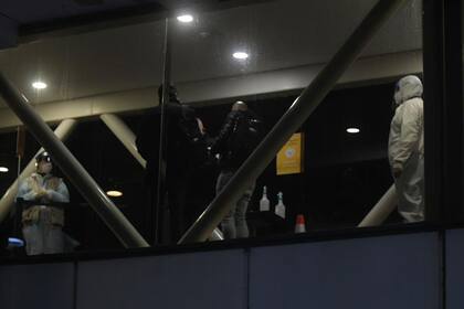 El descenso de los pasajeros en Montevideo, bajo estricta supervisión