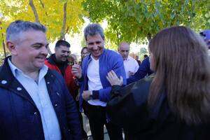 Llegada del gobernador Sergio Uñac para votar en Pocito