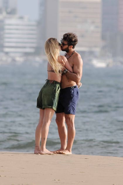 Llegaron a destino el viernes pasado el mediodía, y esa misma tarde bajaron a la playa