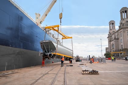 Llegó al puerto una nueva embarcación con 45 unidades previo al comienzo de la cosecha