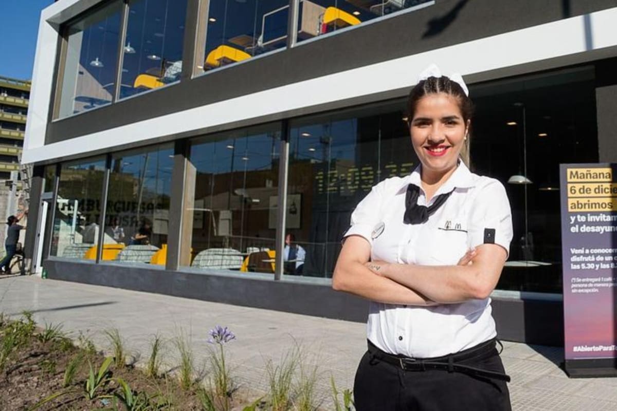 Llegó desde Paraguay, a los 17 entró en una cadena de comida rápida y hoy maneja su propio restaurante
