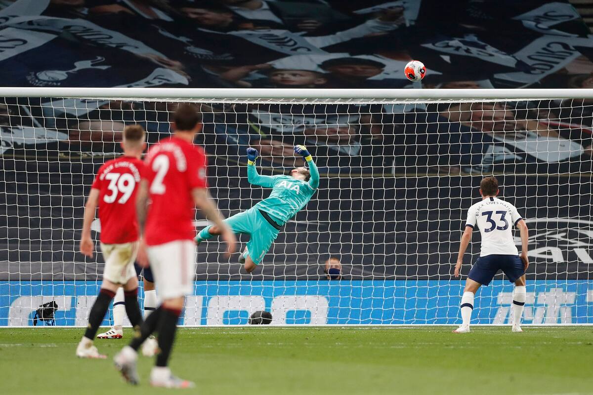 Lloris, figura de Tottenham, que no pudo mantener el 1-0 y finalmente igualó 1-1 con Manchester United