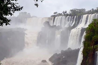 Llovió en el sur de Brasil y volvió el agua a las Cataratas del Iguazú