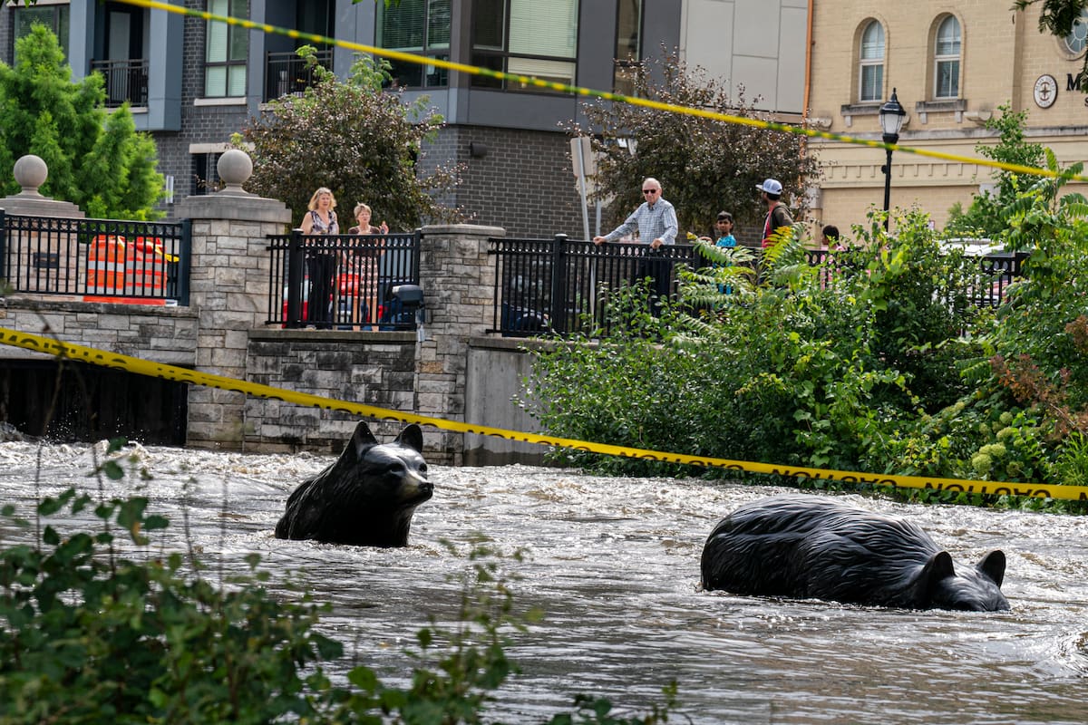Lluvias en el área de Milwaukee causan inundaciones récord y desborde de ríos