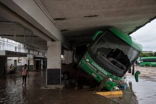 Lluvias intensas en México provocan inundaciones y deslizamientos, con al menos 41 muertos
