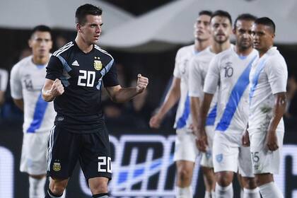 Lo Celso festeja su gol, el 2-0 ante Guatemala, en el amistoso en Estados Unidos