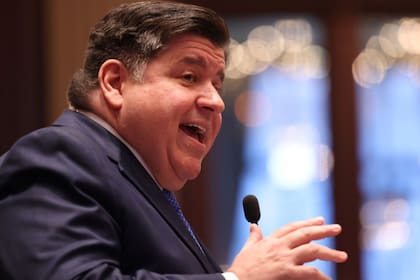 Lo celebra J.B. Pritzker: las empresas que se comprometieron a invertir en Illinois en 2026