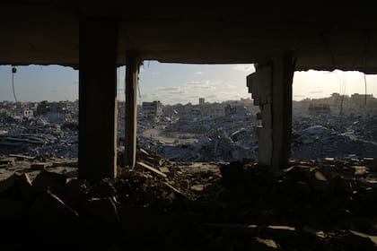 “Lo destruyeron todo”: cómo es el regreso de miles de palestinos a Gaza tras el cese el fuego