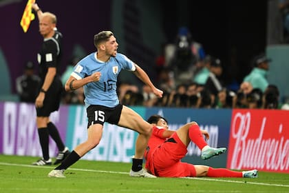 Lo festejó alocadamente como un gol: el jugador de Uruguay Federico Valverde le quitó sin falta la pelota a un coreano