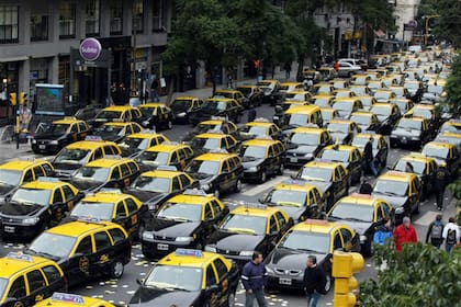 Lo harán por ley; estaría disponible en un año