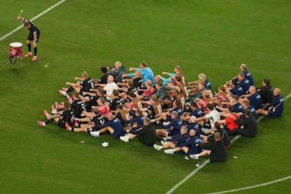 Lo jugadores se sumaron a las coreografías al compás de la hinchada