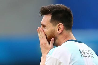 Lo más factible es que el capitán argentino se pierda el debut en la eliminatoria para Qatar 2022.