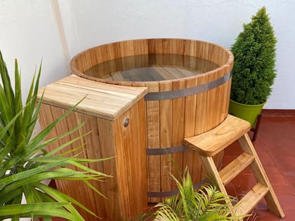 “Lo piden cada vez más, su función es permitir que las personas se relajen un rato sumergidos en el agua, como si fuese una terma japonesa”, describen en Eco Sauna.