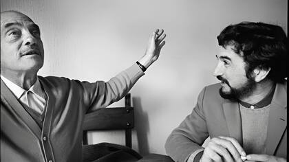 “Lo primero que me preguntó cuando me senté a la mesa, y no era una pregunta ligera o frívola, supe por la manera en que me miró, fue: ¿bebes vino?", cuenta Carrière