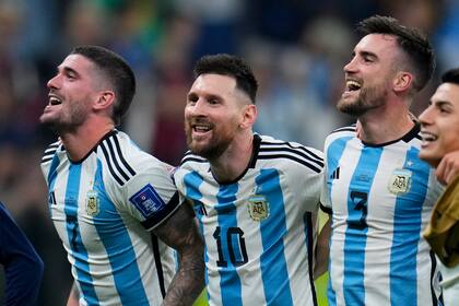 “Lo primero que pensé apenas la pelota tocó la red fue en Leo, en abrazarlo", rememoró el volante de la selección argentina en una entrevista
