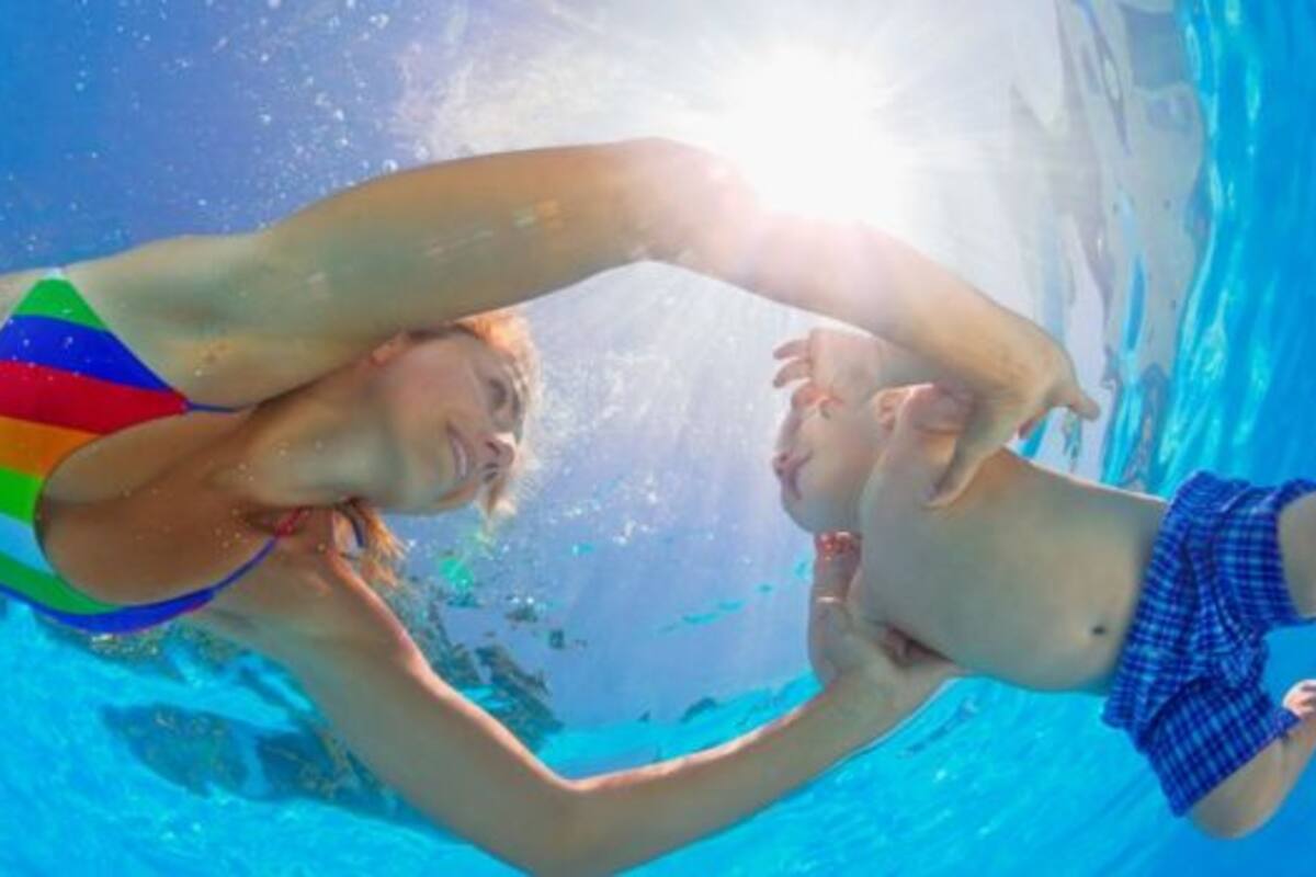 Lo principal es comenzar a hacer ejercicios de forma gradual, optando al principio por los de bajo impacto como la natación.