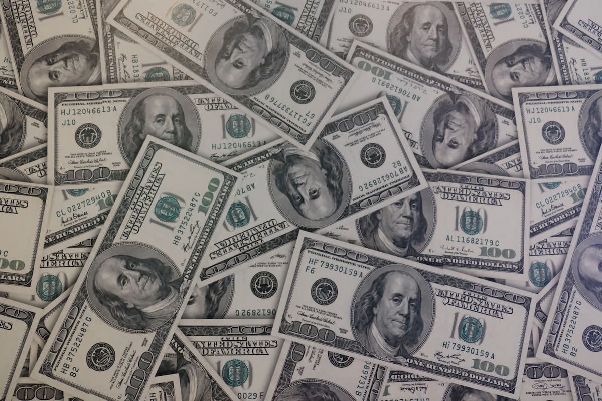 “Lo que ayer era una brecha de $2, $3 hoy fue de entre $10 y $12 en un día especial con un volumen menor a lo habitual”, dijo un experimentado trader