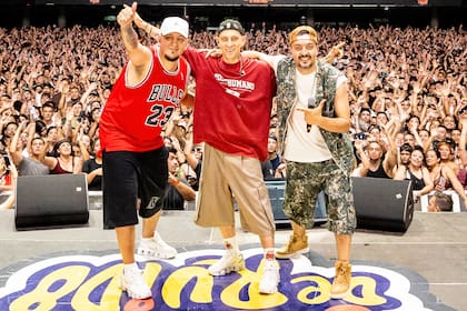 Lo que empezó como una zapada entre amigos -Pinky (Juan Manuel Grossi), DJ Pipo (Gonzalo Leonardo) y Damo (Damián Martínez)- en un estudio ahora se proyecta en uno de los escenarios más emblemáticos del país