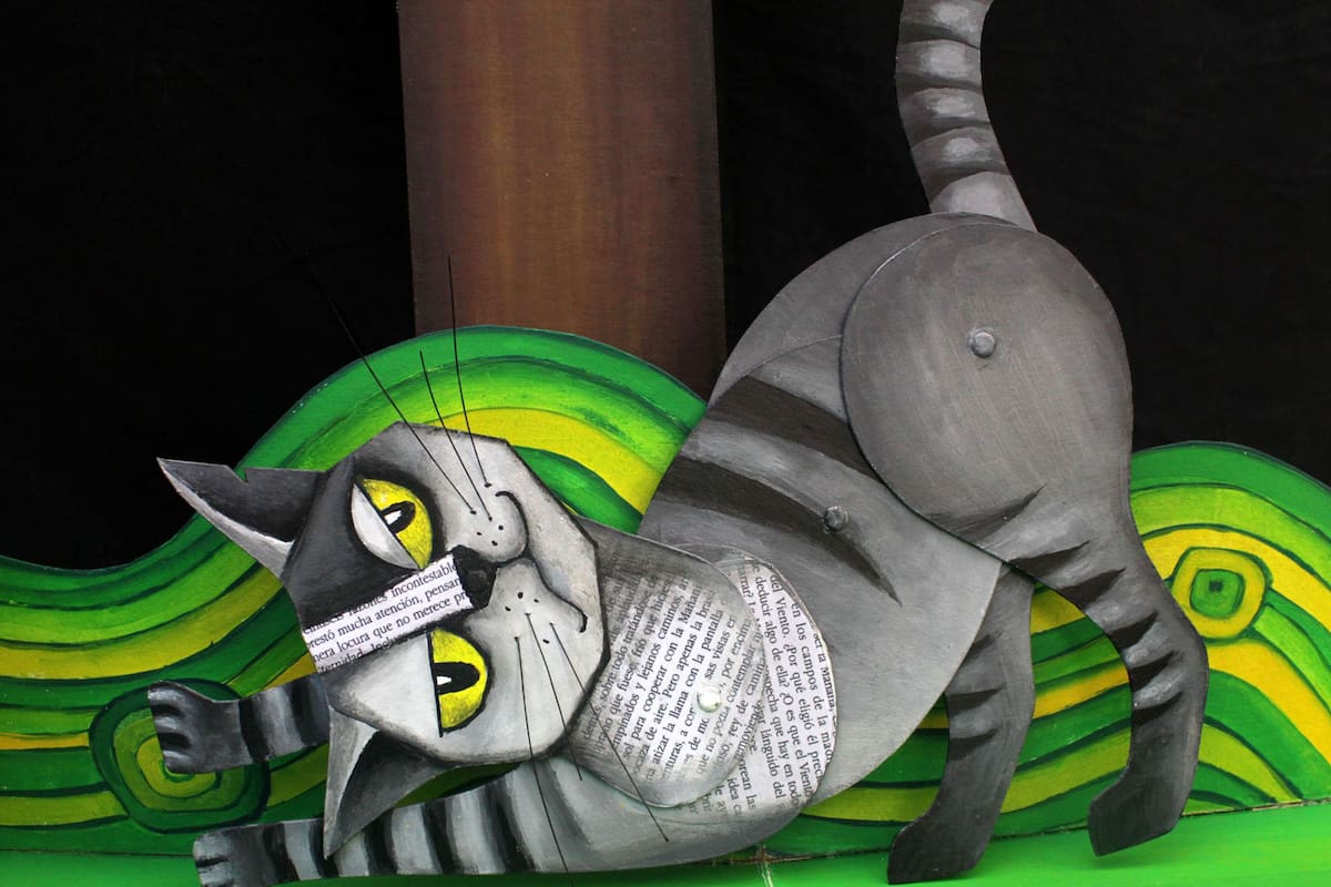 lo que escondenl los libros