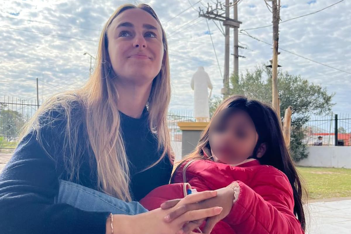 Lo que más disfruta Vicky de sus viajes a Añatuya es pasar tiempo con los chicos del hogar de Haciendo Camino.