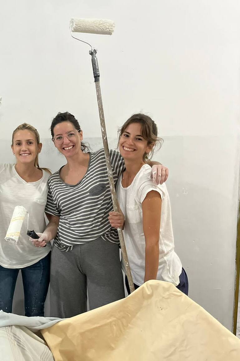 Lo que más hacen los voluntarios es reparar baños, pintar habitaciones y reacondicionar aberturas