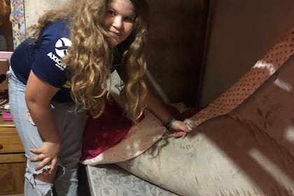"Lo que más necesito es un colchón nuevo para que no se me claven los alambres en la espalda”, dice Bianca