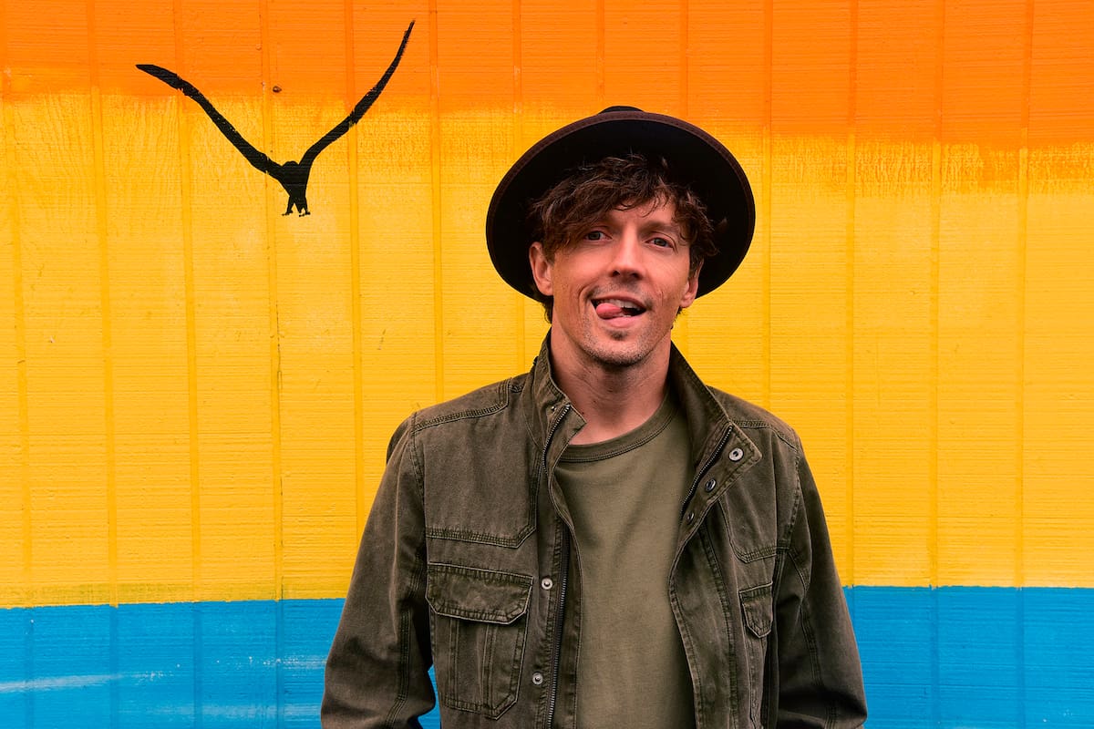 "Lo que me hace seguir adelante es que recurro a la música, tomo un respiro, lo consulto con la almohada y no me doy por vencido", admite Jason Mraz