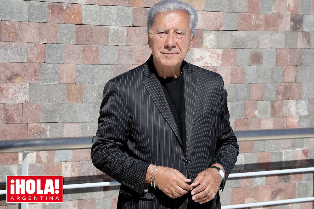 "Lo que no me gusta es hacer el ridículo, nunca me gustó, pero el amor no entiende de edades ni tiene explicación”, afirma al responder si saldría con una mujer mucho menor que él.