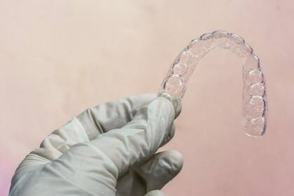 Lo que preocupa a los dentistas es que la gente que compra tratamientos por internet puede que no sea consciente de los riesgos que corre.