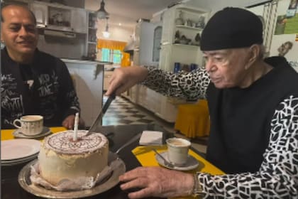 “Lo único que pido es salud", expresó el estilista durante su festejo de cumpleaños (Foto: Captura de video / Instagram @miguelromano_el_condor)