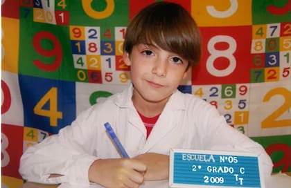 “Lo veía como un gran desafío. No era el más inteligente, pero siempre he sido súper competitivo. Procuré, esos años, valerme por mí mismo y jamás rendirme, para poder pelear por mí y por mis hermanas”.