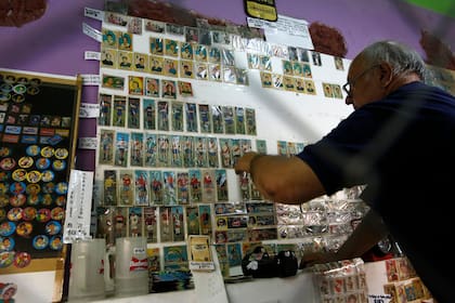 Las figuritas de colección y los álbumes completos también se venden en el local de la calle Sarmiento