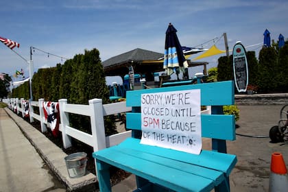 Locales cerrados por el intenso calor en Union Beach, New Jersey
