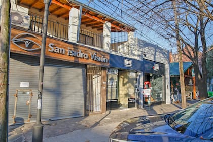Locales sobre la av. Juan Segundo Fernandez, San Isidro