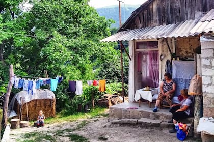 Locales en un pueblo típico.