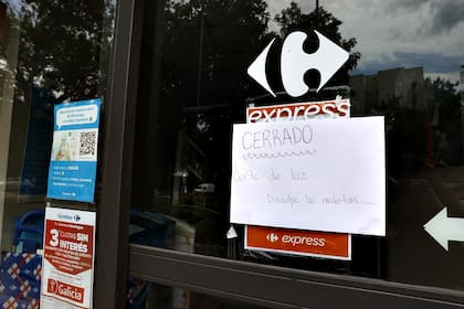 Locales sin luz por el corte masivo en el barrio de Saavedra