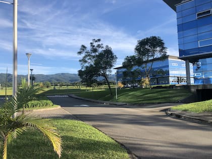 Localizado en Yerba Buena, el parque empresarial donde funciona Censys busca convertirse en un ecosistema de negocios para conectar empresarios, académicos y profesionales en un entorno natural.