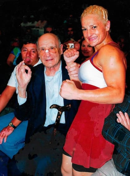 Locomotora Oliveras junto a Amílcar Brusa, su entrenador. "Brusa fue para mí un ángel que Dios me puso en la vida", dice.