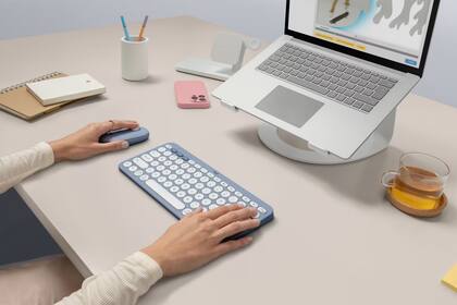 Logitech actualizó su clásico teclado K380 con una nueva versión con más autonomía y plástico reciclado; también, una nueva versión de su mouse Pebble