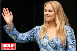La hija de Máxima estrenó el verano y “floreció” con un look muy especial junto a su madre