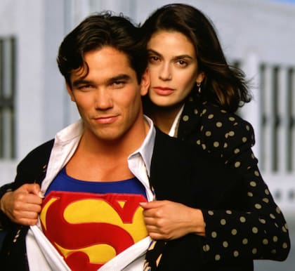Teri Hatcher estuvo a un paso de protagonizar Mad About You. Una vez que esa opción quedó trunca fue elegida para ser la nueva Lois Lane televisiva