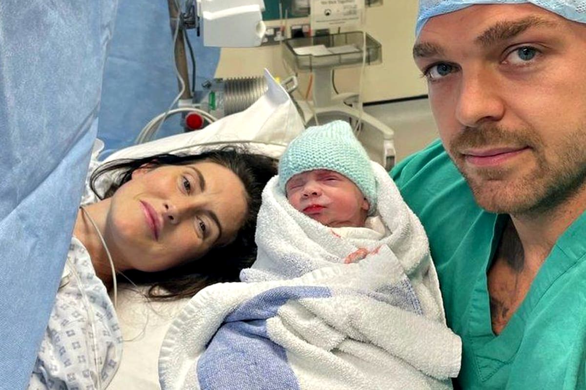 Lois Walker y su esposo a pocos minutos del parto