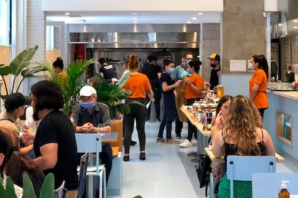 Lokanta, la más novedosa de las creaciones de Narda Lepes, en La Imprenta