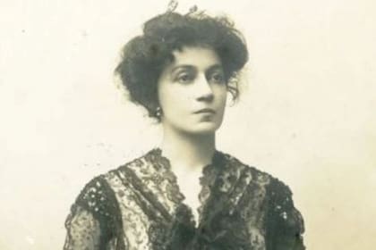 Lola Mora (1866-1936), una artista y mujer pionera