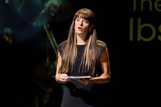La dramaturga Lola Arias recibió el prestigioso Premio Ibsen: "Gracias por pensar en una mujer que viene de la Argentina"
