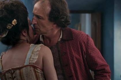 Lola Dueñas y Daniel Giménez Cacho en una escena de Zama, la película de Lucrecia Martel que fue elegida como una de las mejores del siglo por los críticos del diario británico The Guardian