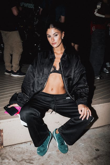 Lola Latore, la hija de Yanina y Diego Latorre, en el el desfile de Puma