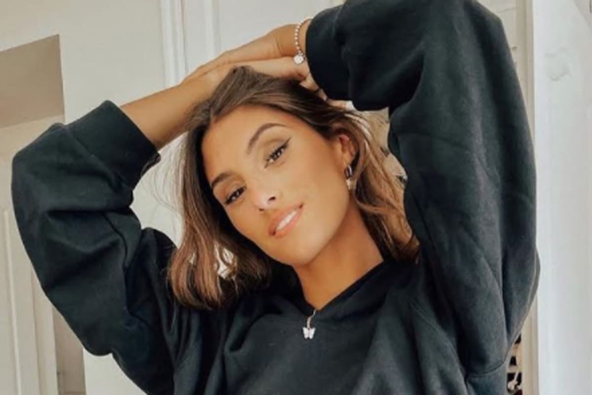 Lola Latorre se animó a una jugada producción de fotos: blazer y sin corpiño, una tendencia de los influencers